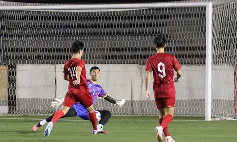 ĐT Việt Nam bất ngờ 'đá kín'
