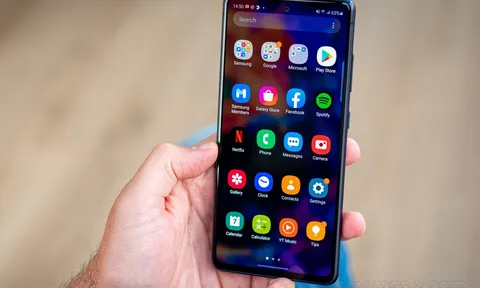 Cầm dưới 7 triệu rinh ngay chiếc Galaxy S đình đám, màn to pin trâu camera chụp đẹp miễn chê