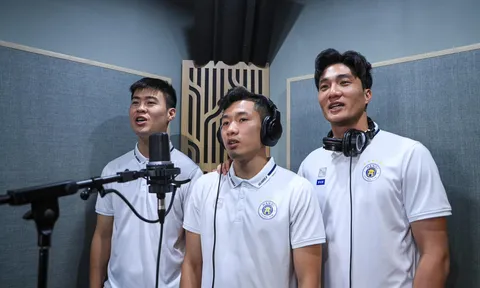 VIDEO: Các cầu thủ CLB Hà Nội hát tặng thầy cô cực đáng yêu nhân ngày 20/11