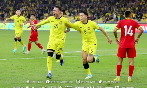 Liên tục gây sốc, Malaysia bất ngờ dẫn đầu cả châu Á