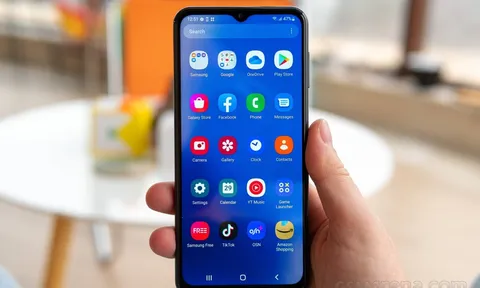 Cầm dưới 4 triệu rinh ngay chiếc điện thoại Samsung thiết kế đẹp, màn to mãn nhãn như Galaxy S23 Plus