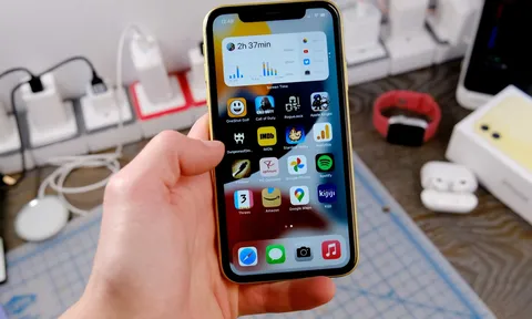 Giá iPhone 11 giảm kỷ lục hơn chục triệu cuối tháng 11, điện thoại xịn giá tầm trung ‘đe nẹt’ đối thủ Galaxy S22