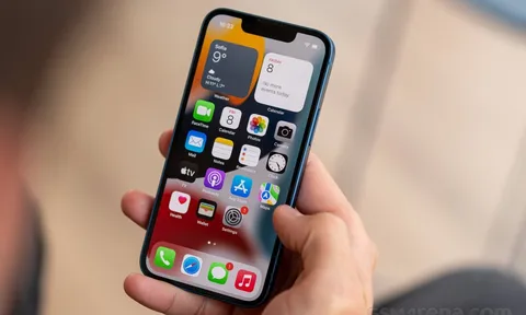 Giá iPhone 13 mini rẻ như cho cuối tháng 11, máy xịn chụp ảnh đẹp ‘out trình’ cả iPhone 12 lẫn Galaxy S22