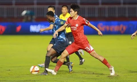 Thi đấu bế tắc, Viettel nhận trái đắng từ TPHCM