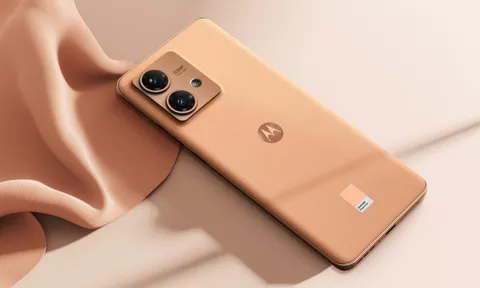 Motorola tung phiên bản màu Pantone 2024 cho Razr 40 Ultra và Edge 40 Neo