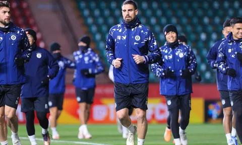 Con trai bầu Hiển chia tay cựu cầu thủ Dortmund