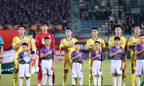 Thủ môn trẻ nhất lịch sử V-League nói gì sau lần đầu tiên?