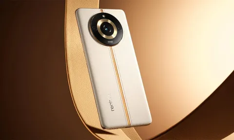 Vua Android tầm trung lộ diện: Thiết kế bắt mắt, màn hình cong mãn nhãn, mô đun camera nổi bật