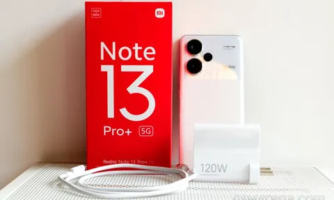 Mở hộp Xiaomi Redmi Note 13 Pro+ 5G: Thiết kế đẹp chẳng kém iPhone 15 Pro Max, tính năng xịn ngang Galaxy S23 Ultra