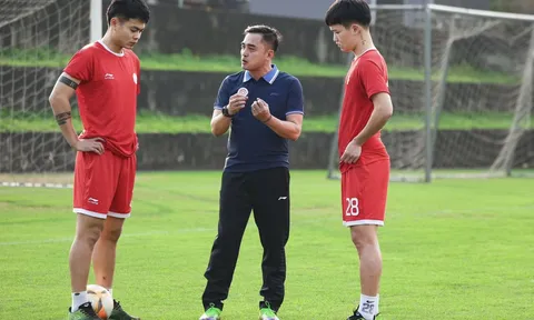 Hoàng Đức chính thức có 'thầy mới'