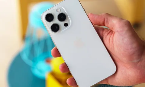 Giá iPhone 15 Pro giảm hấp dẫn đầu năm 2024, rẻ hơn iPhone 15 Pro Max 3 triệu mà tính năng xịn chẳng kém