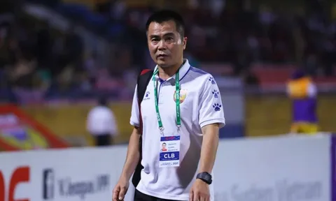 HLV Phạm Minh Đức nêu cao chỉ thị của HLV Troussier, tiếc Công Phượng