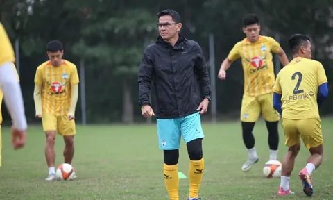 Chiêu mộ HLV Kiatisak, CAHN bổ sung 2 bản hợp đồng người Thái Lan