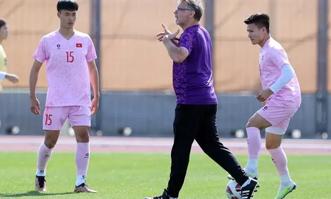 HLV Troussier nghiêm khắc, ĐT Việt Nam tập luyện cao độ đấu Indonesia