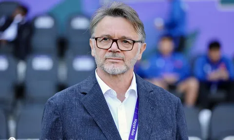 HLV Troussier so sánh bất ngờ về ĐT Việt Nam và Indonesia