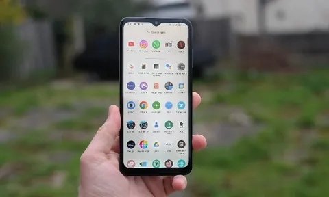 Điện thoại Nokia giá rẻ hơn 3 triệu, pin trâu hơn iPhone 15 Pro Max, thiết kế bền bỉ chống va đập tốt