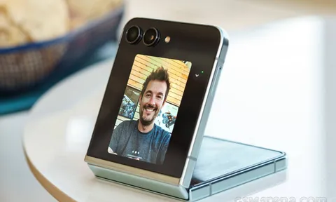 Siêu phẩm điện thoại gập Galaxy Z Flip5 giá rẻ như cho cận Tết Nguyên đán 2024, tính năng xịn chẳng kém iPhone 14
