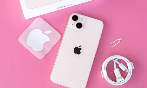 Giá đập hộp iPhone 13 giảm chạm đáy cận Tết Nguyên đán 2024, vẫn là ‘iPhone quốc dân’ trong lòng khách Việt