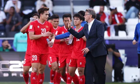 Nhìn lại năm 2023 của ĐT Việt Nam: Hành trình chật vật của HLV Troussier