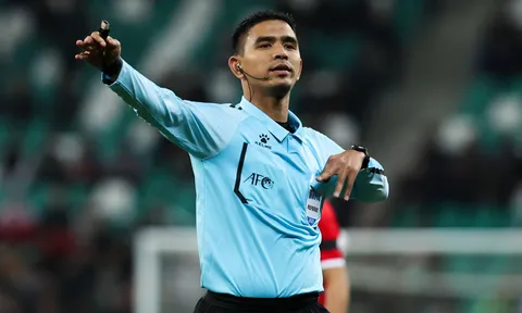FIFA ra quyết định cho trọng tài phạt thẻ đỏ Khuất Văn Khang