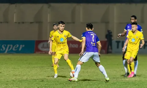Đội hình tiêu biểu vòng 9 V-League 2023/24: Những cánh chim lạ