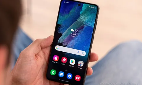 Điện thoại Galaxy S21 FE giá rẻ dưới 10 triệu vẫn có màn 120Hz, thiết kế tinh tế, trang bị vượt mặt iPhone 12