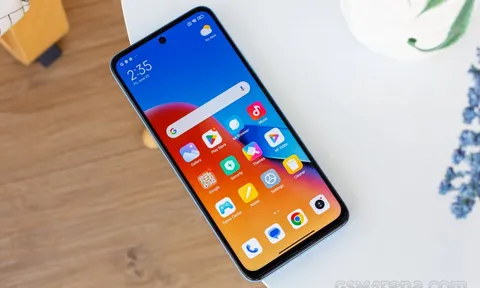 Redmi 12 giá siêu rẻ dưới 4 triệu, thiết kế đẹp như iPhone 15 Pro Max, màn hình rộng như Galaxy S24 Ultra