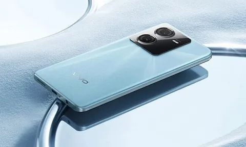 Đối thủ tầm trung của Galaxy S24 Plus ra mắt: Camera 64MP, pin trâu 5.000 mAh, sạc nhanh 120W