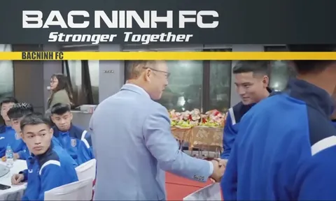 HLV Park Hang Seo xuất hiện tại đội bóng hạng Nhì