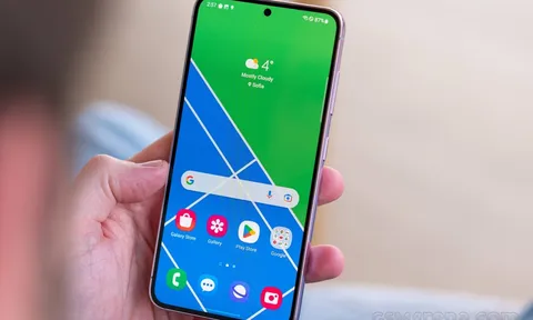 Chiếc Galaxy S23 128GB giảm sập sàn gần chục triệu, điện thoại Android cao cấp giá siêu rẻ ‘đe nẹt’ iPhone 13