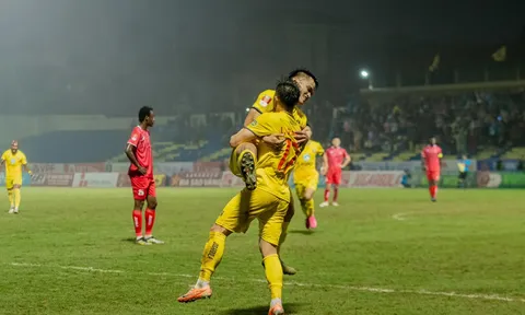 BXH vòng 11 V-League 2023/2024: Ngôi đầu đổi chủ, HAGL thoát đáy bảng?