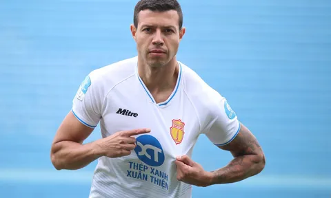 Nam Định chia tay Coutinho, ra mắt tân binh Brazil