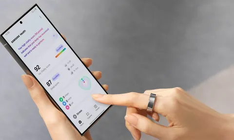 Samsung ra mắt nhẫn thông minh Galaxy Ring: Thiết bị theo dõi sức khỏe nhỏ gọn trên ngón tay