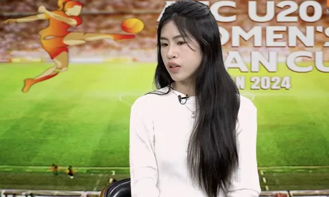 Thanh Nhã động viên đàn em sau trận thua 0-10