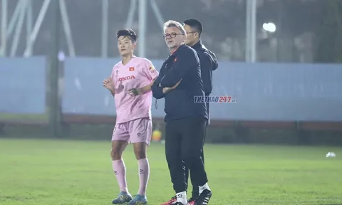 HLV Troussier nói lời chia tay 5 cầu thủ ĐT Việt Nam