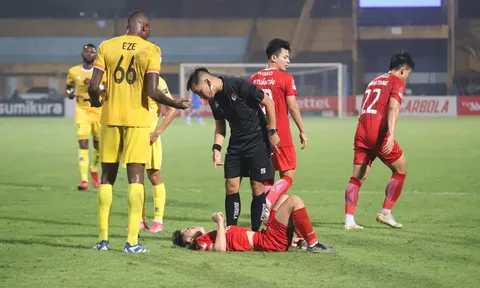 Cầu thủ vào bóng ác ý tiền vệ ĐT Việt Nam nhận án phạt bổ sung?