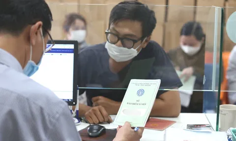 Đủ tuổi nghỉ hưu nhưng thiếu năm đóng BHXH, có được đóng bù để hưởng lương hưu?