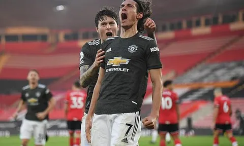 Cavani rực sáng, MU tái hiện Fergie Time ngược dòng thần kỳ