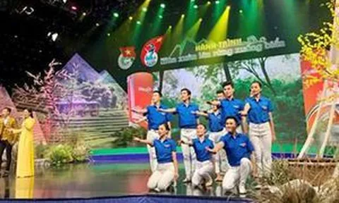 Giao lưu nghệ thuật “Hành trình mùa xuân lên rừng xuống biển”