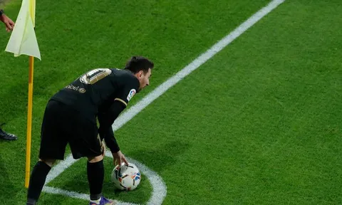 Barca thua đội mới lên hạng