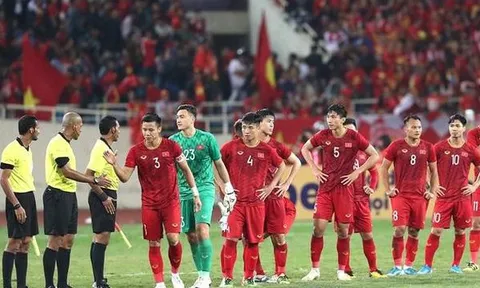 Tuyển Việt Nam long đong AFF Cup: Trong cái khó... ló cái hay