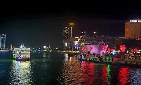 Đà Nẵng miễn phí 3000 vé du ngoạn sông Hàn về đêm cho du khách