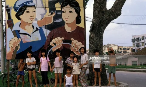Loạt ảnh mộc mạc không thể không xem về Hà Nội năm 1994