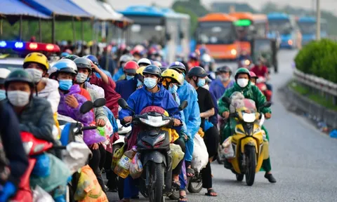 Những cảnh đời trên hành trình hơn 1.000 km để về quê