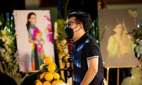 Trường Giang hai lần ngã quỵ trước di ảnh của đồng nghiệp, ai nhìn thấy cũng nghẹn ngào