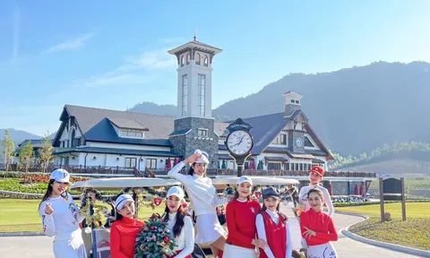 Hương Giang xuất hiện rạng rỡ với hội chị em toàn hoa hậu trước tin đồn sắp kết hôn