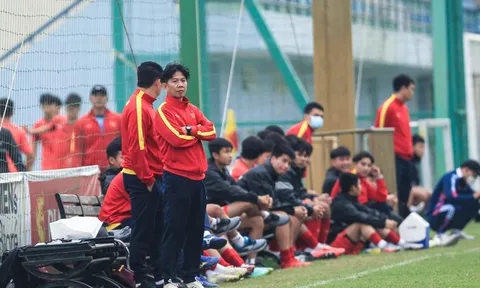 Tiền đạo 18 tuổi Quốc Việt lập cú đúp cho U23 Việt Nam