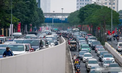 Giao thông Thủ đô ùn tắc ngày cận Tết 2022