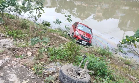 Điều tra nguyên nhân vụ tai nạn liên hoàn khiến ô tô lao xuống kênh ở Thanh Hóa