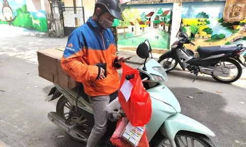 Tài xế khốn đốn vì "điệp khúc" xăng tăng giá